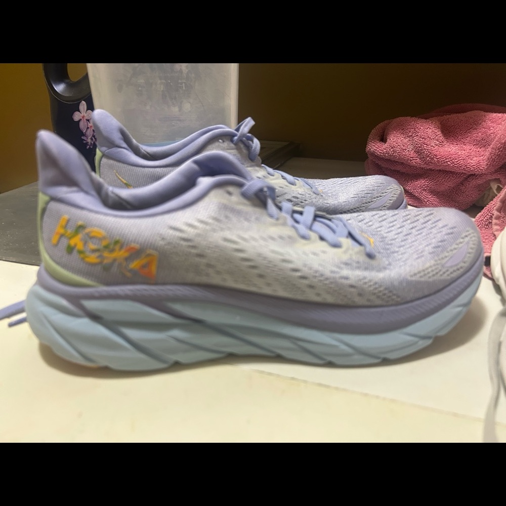 Hoka Clifton Size 8 - Picture 6 of 6
